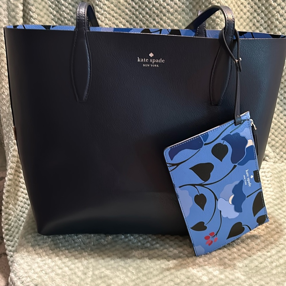 Large EUC Kate Spade reversible tote with matching wristlet